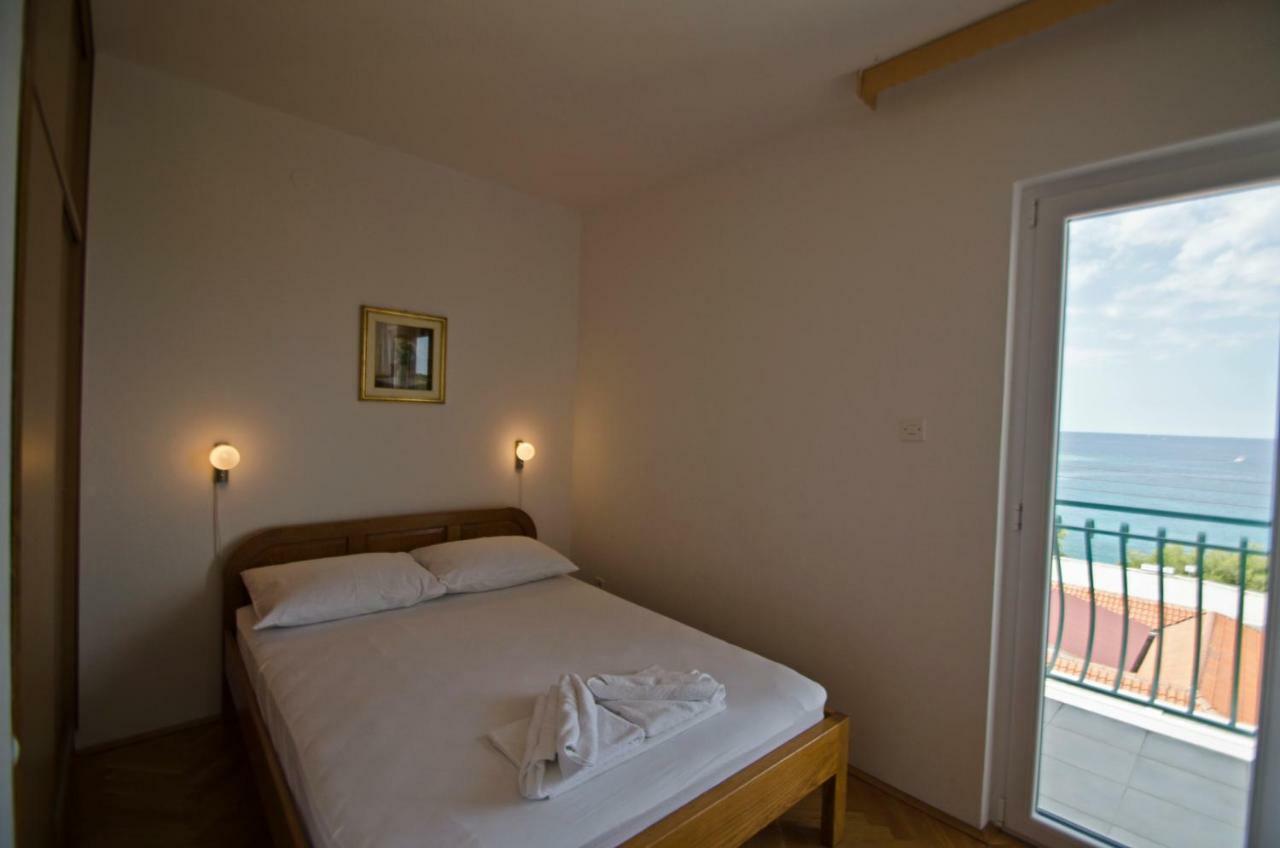 Buntin Apartments Primošten Eksteriør bilde